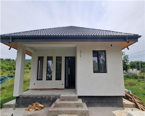 Casa pe Parter, Arcadia Barnova, la asfalt
