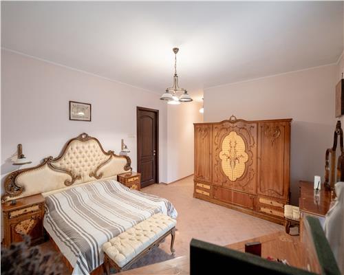 Conac de lux in Zona Piata Chirila