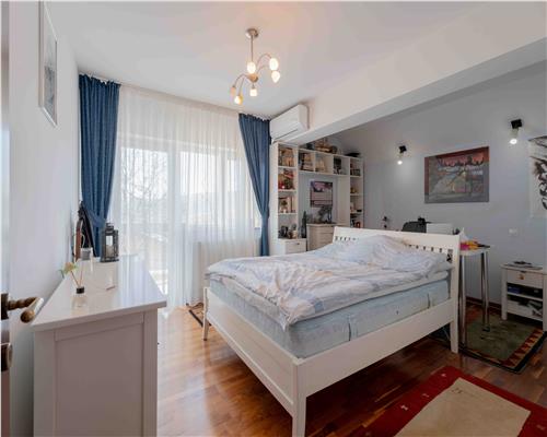 Casa de Lux in Livada cu Ciresi Eleganta, Confort si Panorama de Vis