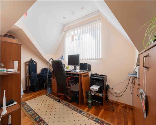 Casa de Lux in Livada cu Ciresi Eleganta, Confort si Panorama de Vis