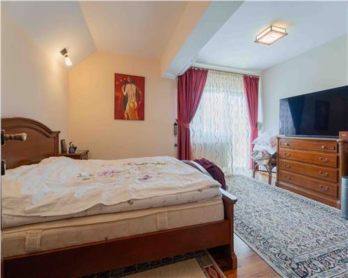 Casa de Lux in Livada cu Ciresi Eleganta, Confort si Panorama de Vis