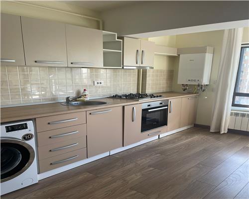 Apartament de 2 camere, Newton Tatarasi, etaj 4