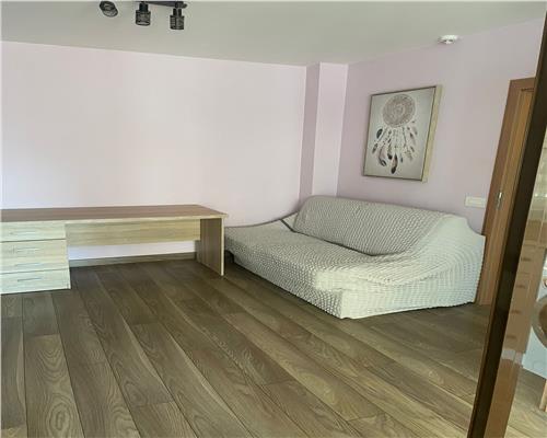 Apartament de 2 camere, Newton Tatarasi, etaj 4
