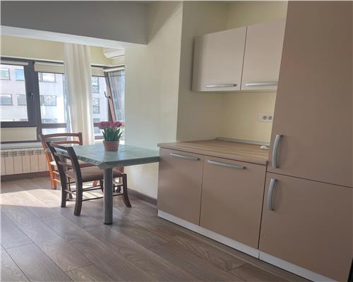 Apartament de 2 camere, Newton Tatarasi, etaj 4