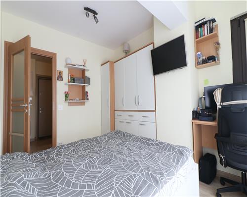 Apartament de 2 camere, Newton Tatarasi, etaj 4