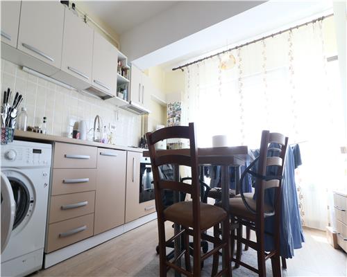 Apartament de 2 camere, Newton Tatarasi, etaj 4