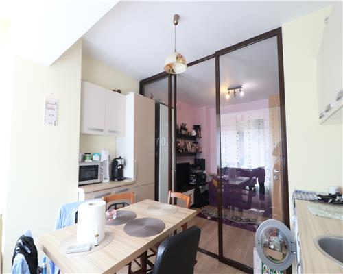 Apartament de 2 camere, Newton Tatarasi, etaj 4