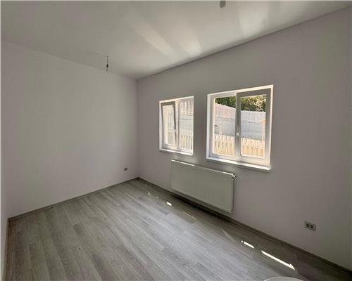 Vila individuala de vanzare in Valea Lupului, zona linistita, fundac privat, 4 camere, 120 mp utili, teren 350 mp.