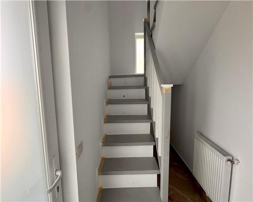 Vila individuala de vanzare in Valea Lupului, zona linistita, fundac privat, 4 camere, 120 mp utili, teren 350 mp.