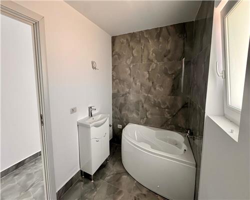 Vila individuala de vanzare in Valea Lupului, zona linistita, fundac privat, 4 camere, 120 mp utili, teren 350 mp.