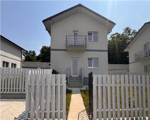 Vila individuala de vanzare in Valea Lupului, zona linistita, fundac privat, 4 camere, 120 mp utili, teren 350 mp.