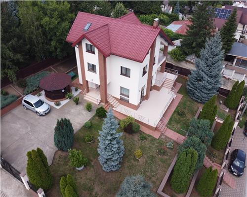 Vila exclusivista de vanzare in Iasi, design impunator,  localizare excelenta.