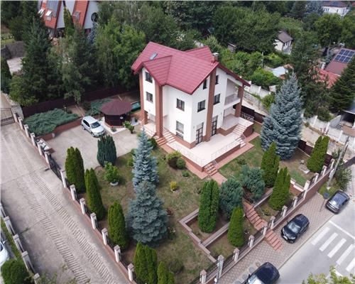 Vila exclusivista de vanzare in Iasi, design impunator,  localizare excelenta.