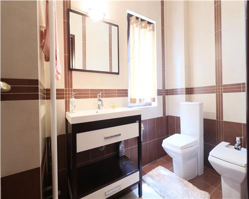 Vila exclusivista de vanzare in Iasi, design impunator,  localizare excelenta.