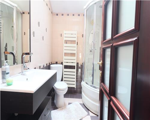 Vila exclusivista de vanzare in Iasi, design impunator,  localizare excelenta.