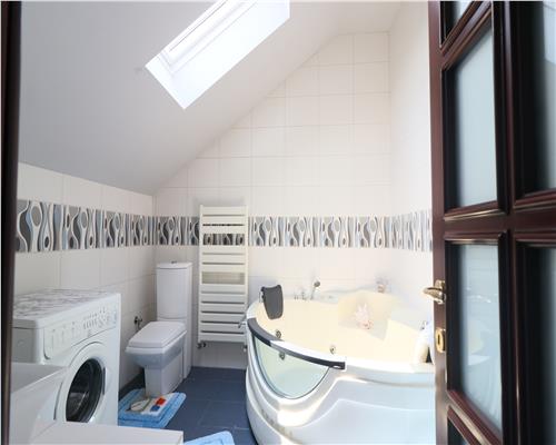 Vila exclusivista de vanzare in Iasi, design impunator,  localizare excelenta.