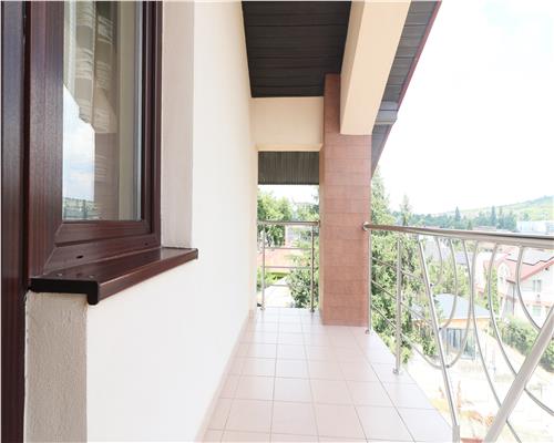Vila exclusivista de vanzare in Iasi, design impunator,  localizare excelenta.