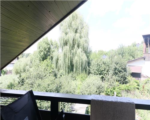 Vila individuala in Barnova 3 camere, 1000 mp teren, curte superba amenajata, garaj incalzit