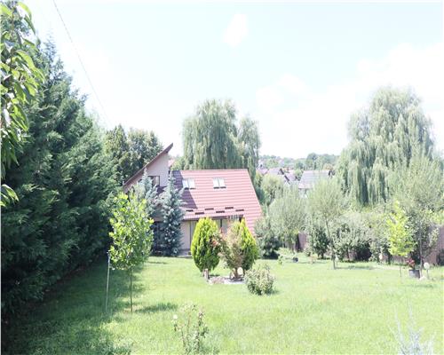Vila individuala in Barnova 3 camere, 1000 mp teren, curte superba amenajata, garaj incalzit