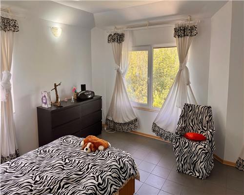 Vila duplex de vanzare Bucium, zona exclusivista, curte cu vegetatie matura, vedere deosebita