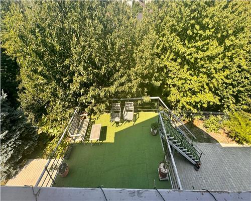 Vila duplex de vanzare Bucium, zona exclusivista, curte cu vegetatie matura, vedere deosebita