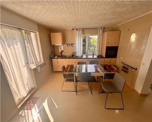 Vila duplex de vanzare Bucium, zona exclusivista, curte cu vegetatie matura, vedere deosebita