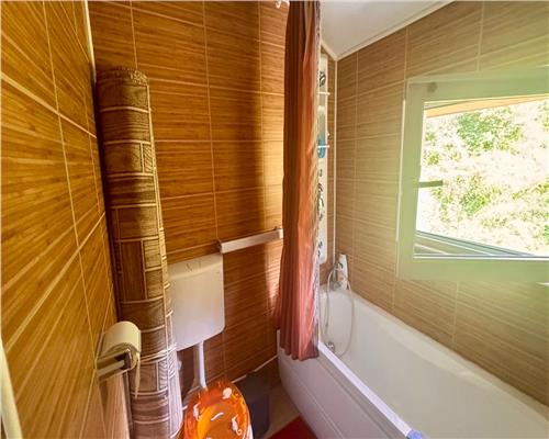 Vila duplex de vanzare Bucium, zona exclusivista, curte cu vegetatie matura, vedere deosebita