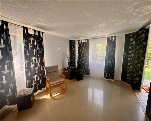 Vila duplex de vanzare Bucium, zona exclusivista, curte cu vegetatie matura, vedere deosebita