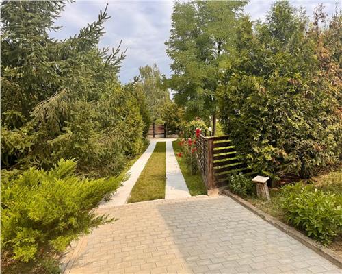 Vila duplex de vanzare Bucium, zona exclusivista, curte cu vegetatie matura, vedere deosebita