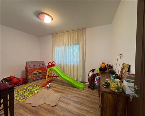 Vila individuala de vanzare, Dorobant, zona linistita si verde.