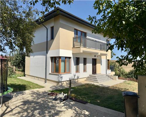 Vila individuala de vanzare, Dorobant, zona linistita si verde.
